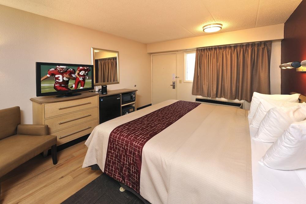 Red Roof Inn Detroit - Royal Oak/מדיסון הייטס מראה חיצוני תמונה