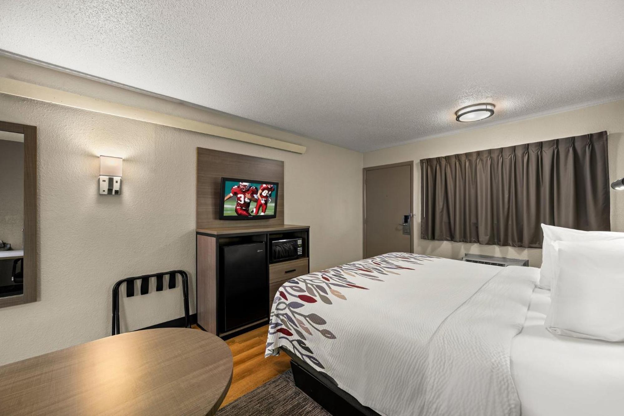 Red Roof Inn Detroit - Royal Oak/מדיסון הייטס מראה חיצוני תמונה