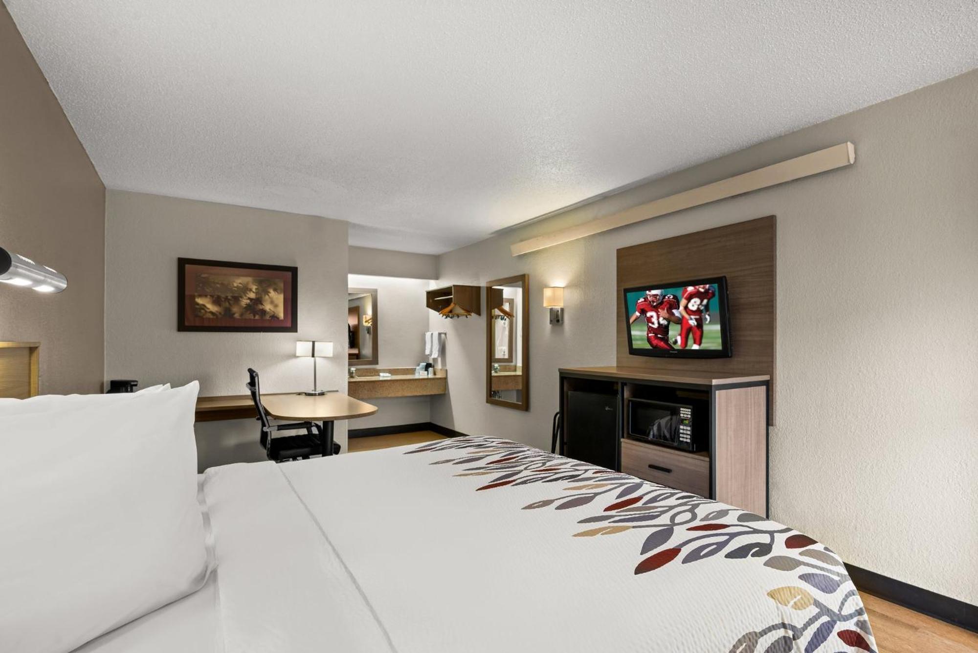 Red Roof Inn Detroit - Royal Oak/מדיסון הייטס מראה חיצוני תמונה