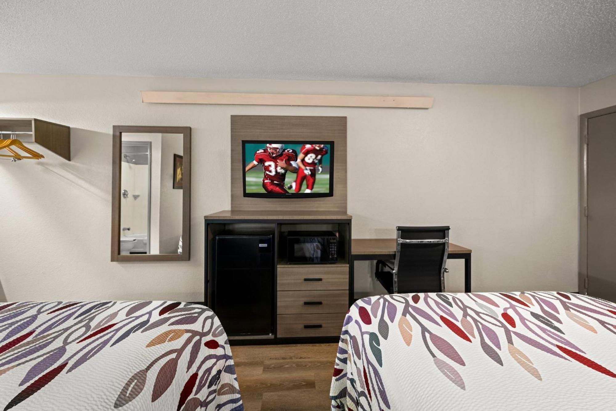 Red Roof Inn Detroit - Royal Oak/מדיסון הייטס מראה חיצוני תמונה