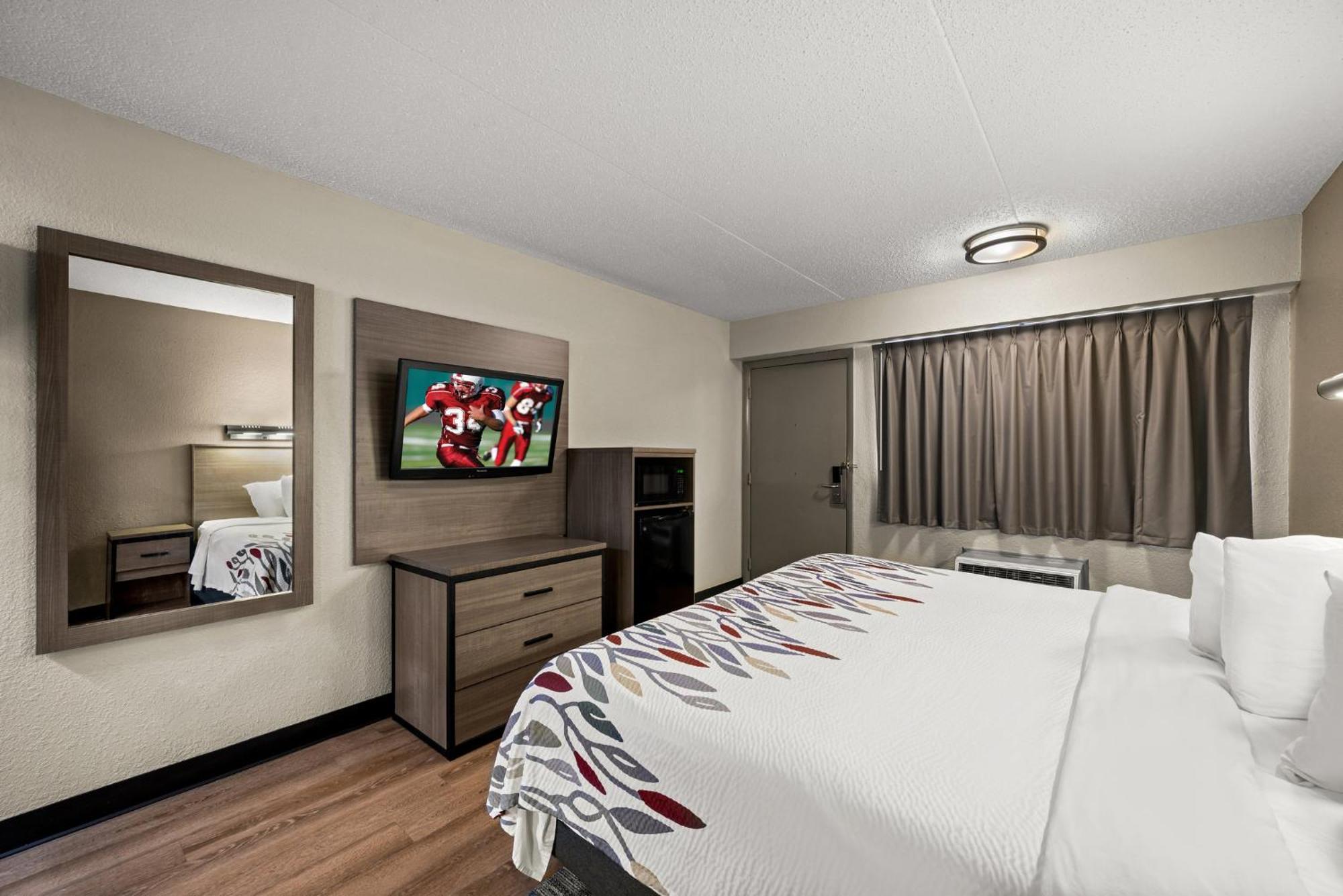 Red Roof Inn Detroit - Royal Oak/מדיסון הייטס מראה חיצוני תמונה