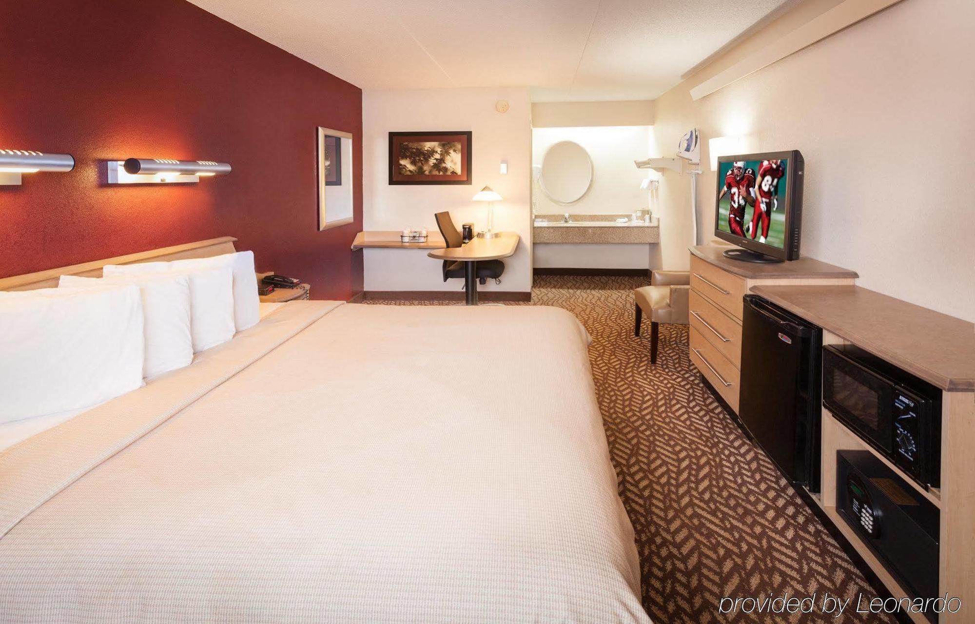 Red Roof Inn Detroit - Royal Oak/מדיסון הייטס מראה חיצוני תמונה